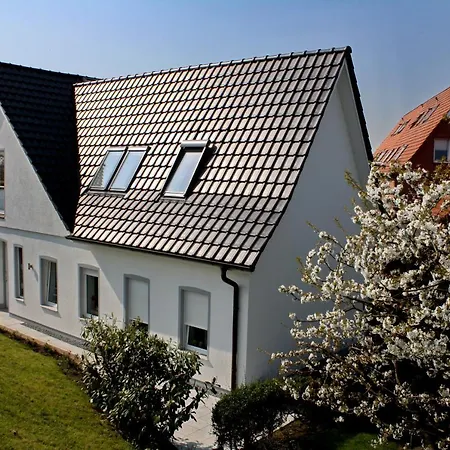 Elbblick Im Haus Luehegarten